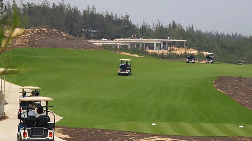 Cán bộ đánh golf khi giãn cách: Đình chỉ Giám đốc Trung tâm Thông tin xúc tiến du lịch